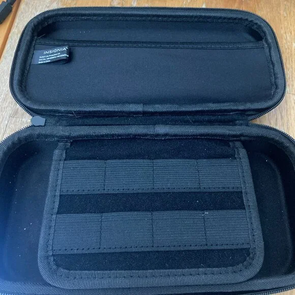 Nintendo Switch Lite & Insignia Protection Kit - Picture 7 of 12